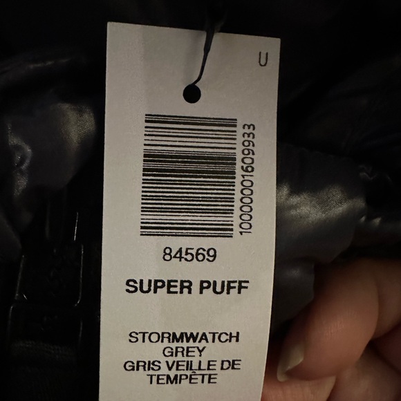 Aritizia (Super World) The Super Puff coat size Medium 
Color grey NWT - Picture 6 of 7